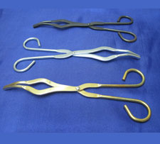 Bow Shaped Tongs